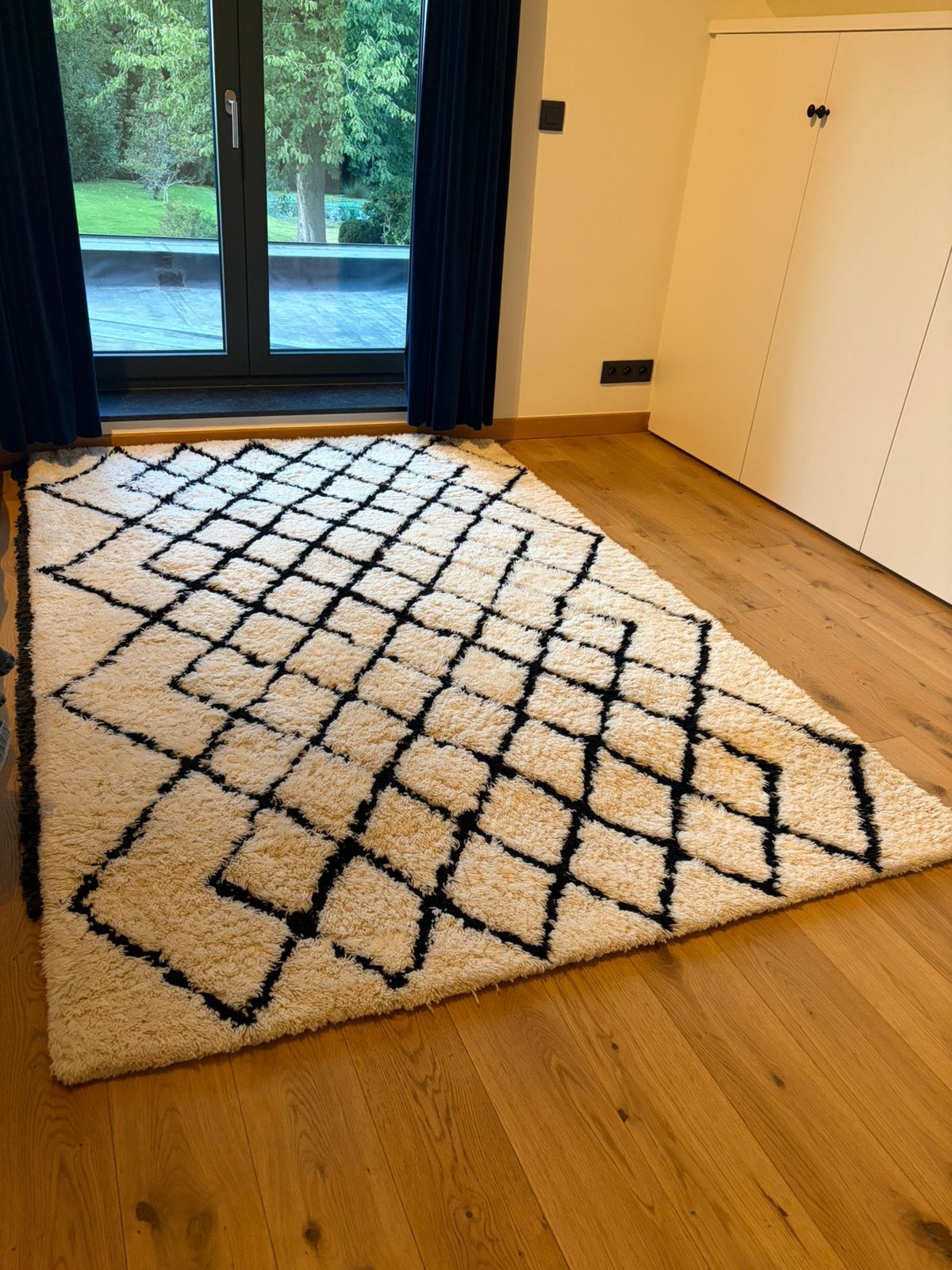Berber Tapijt 2m30 lang x 1m57 breed, Enlèvement, Comme neuf, Tapis