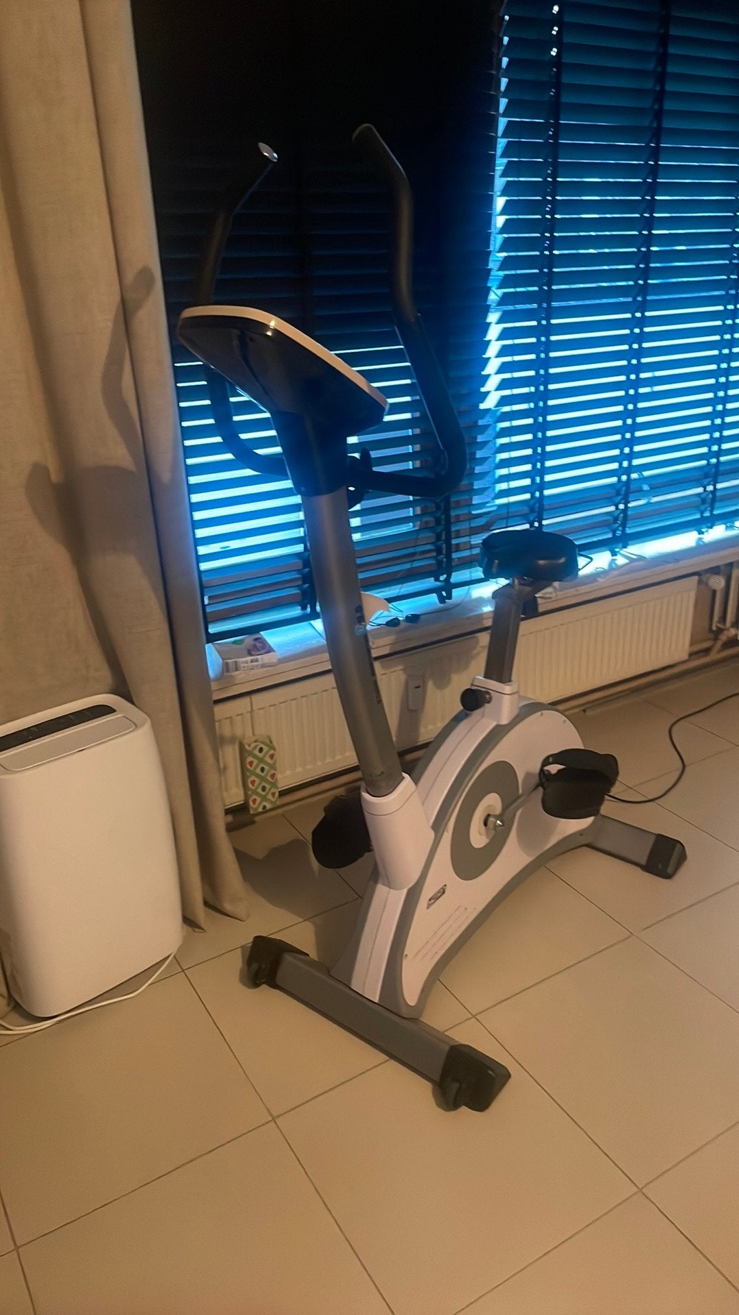 Studio ergometer E9.8 Motion, Sports & Fitness, Jambes, Comme neuf, Enlèvement, Vélo d'appartement
