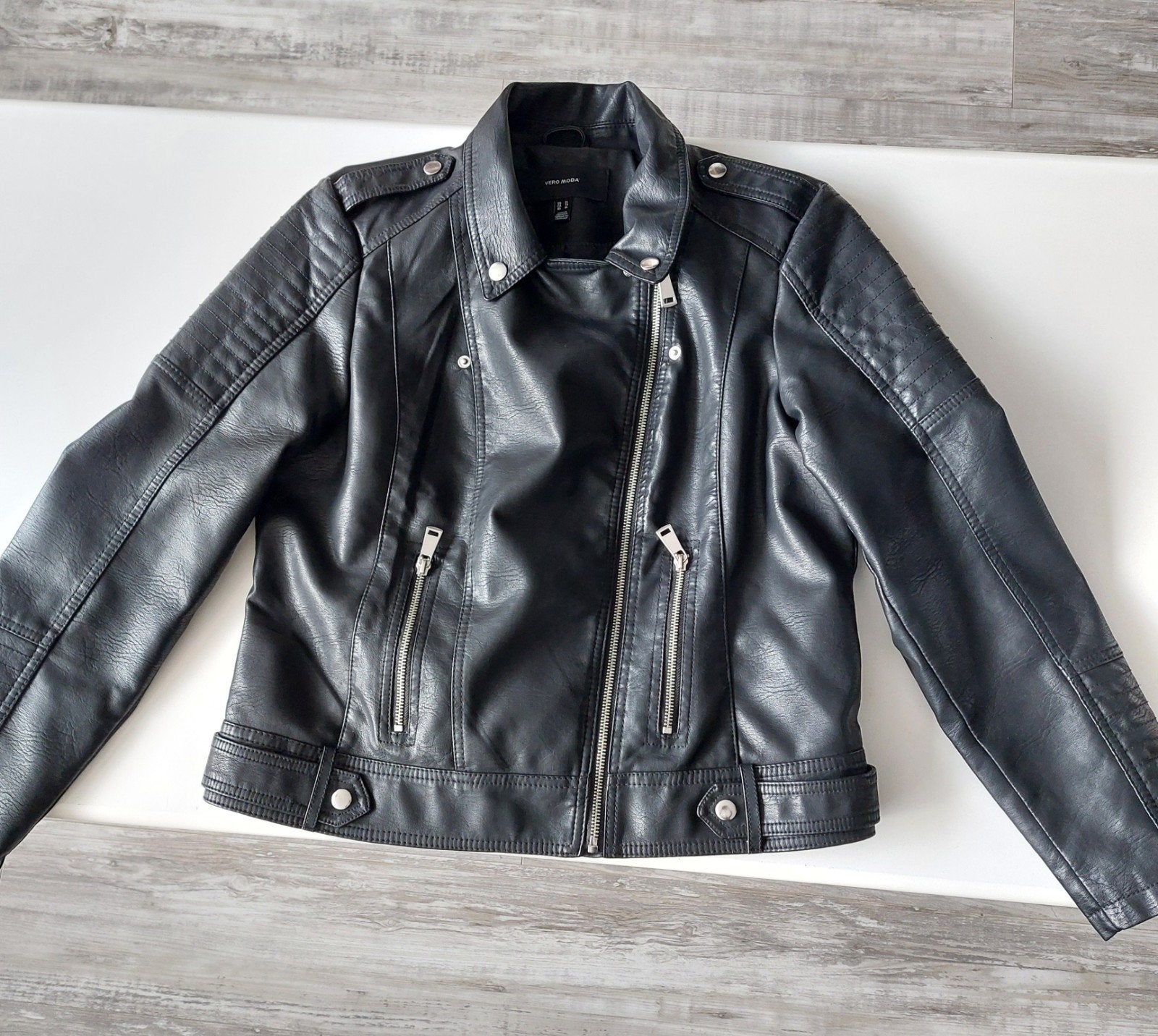 Veste de motard noire en similicuir de Vera Moda. Neuf., Vera moda, Enlèvement, Neuf