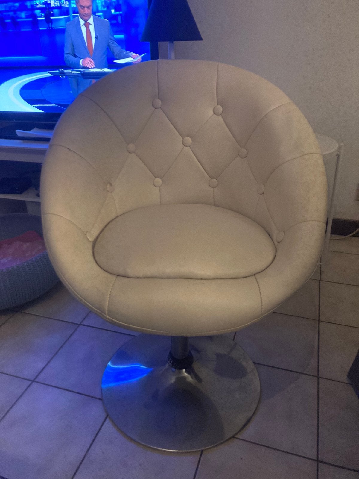 Practige lederen fauteuil, Ophalen, Zo goed als nieuw
