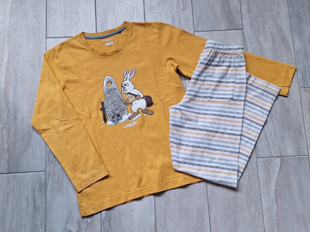 ★ M128 - Woody pyjama thema konijn, Nacht- of Onderkleding, Gebruikt, Ophalen of Verzenden, Jongen