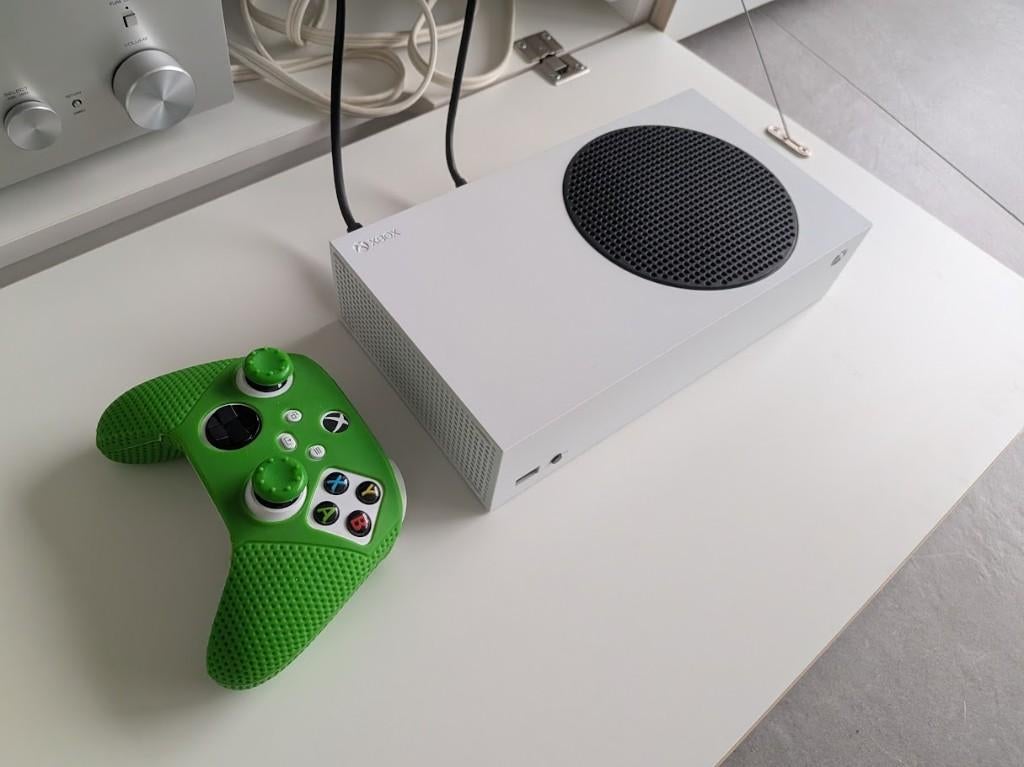 Xbox S met controller (+oplaadbare batterien), Games en Spelcomputers, Ophalen of Verzenden, Gebruikt, Controller, Xbox Series S
