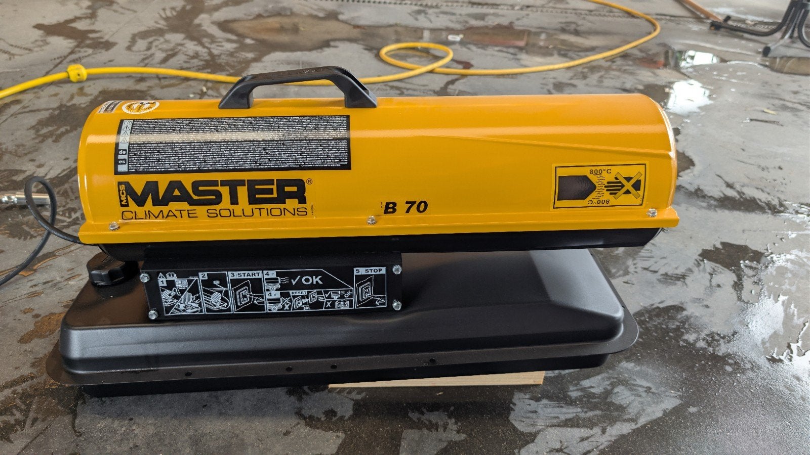 Master B 70 – verwarmingstoestellen incl 60l mazout, Ophalen, Zo goed als nieuw