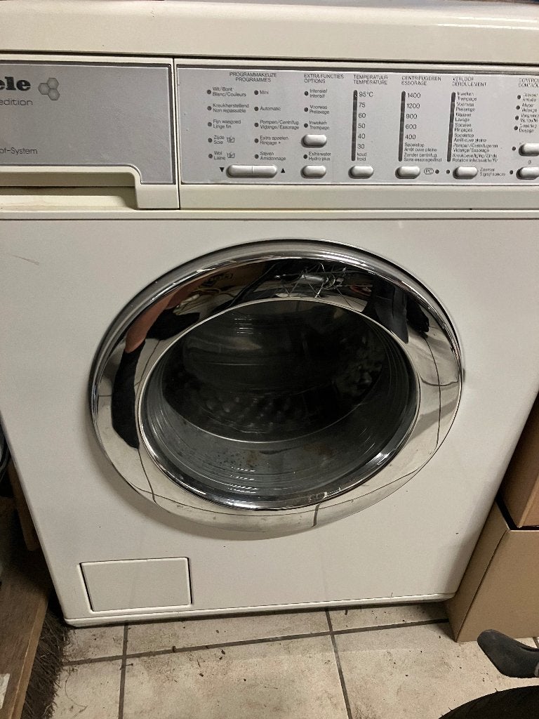 Wasmachine Miele, Ophalen, 4 tot 6 kg, Voorlader, 1600 toeren of meer