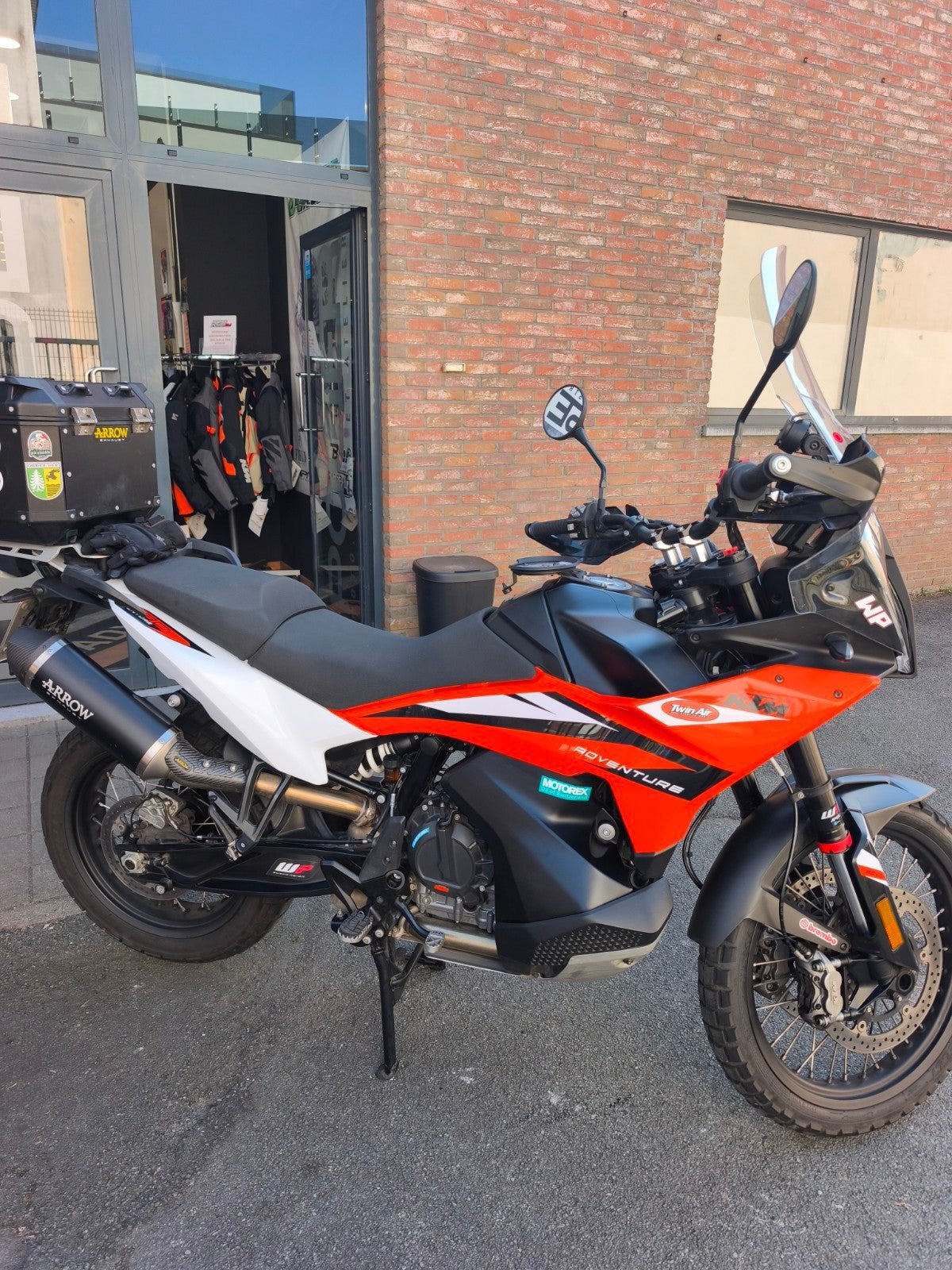 KTM 890 Adventure 2023, Motos, Entreprise
