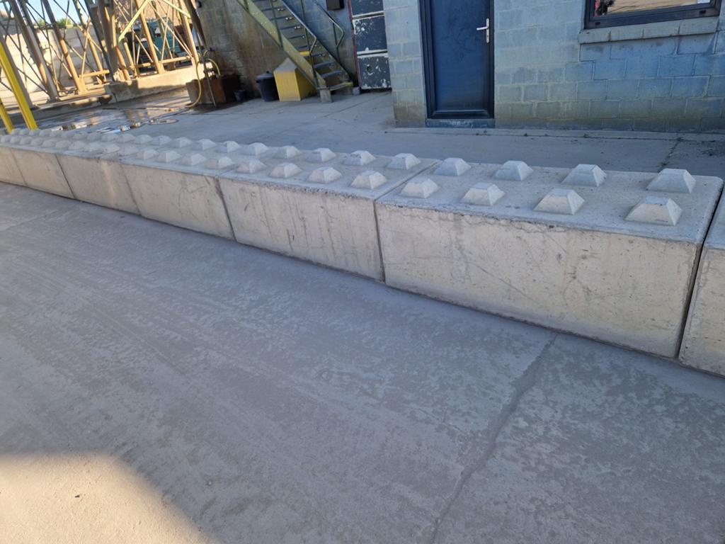 Beton blokken - Lego blokken, Articles professionnels, Machines & Construction | Abris de chantier & Conteneurs, Enlèvement