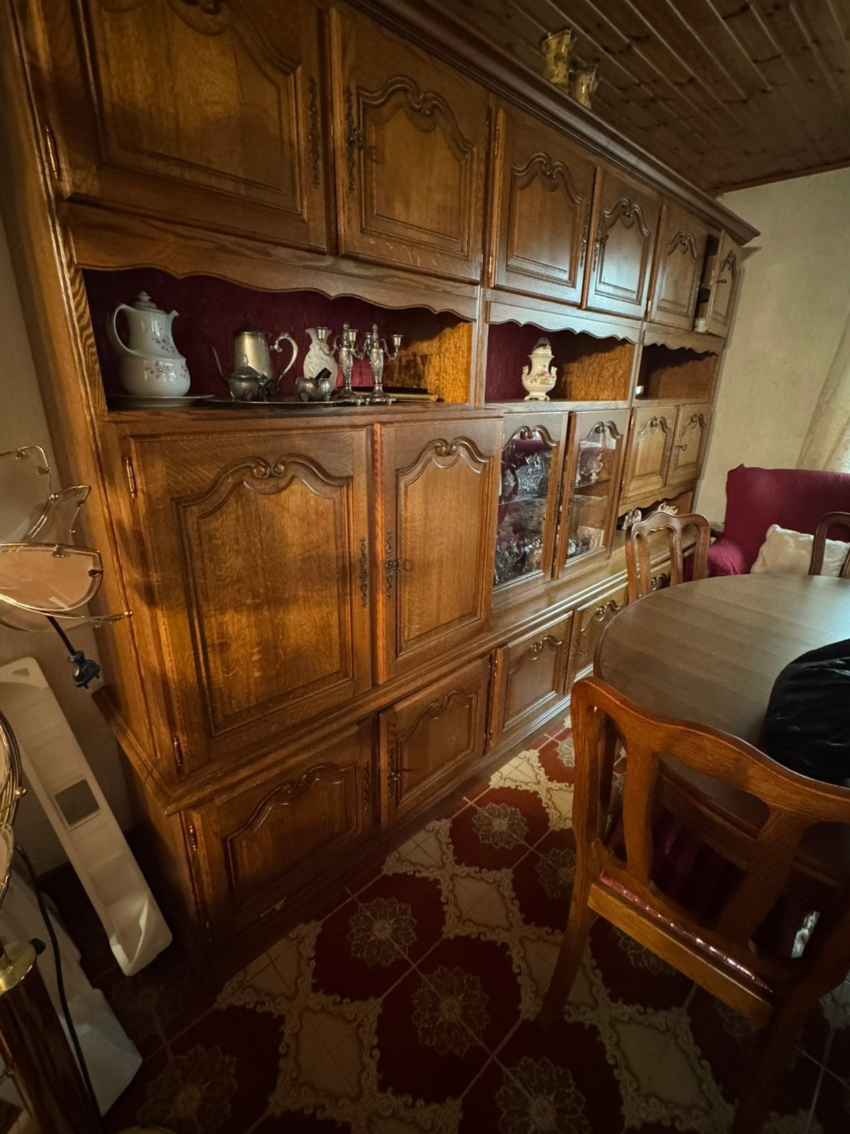 Salle a manger complète, Enlèvement