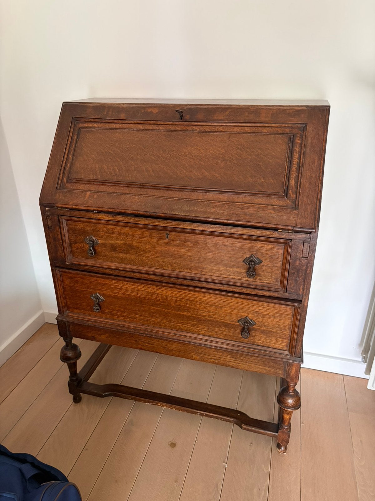Antiek massief eiken bureautje (secretaire), Maison & Meubles, Armoires | Secrétaires, Utilisé, Enlèvement