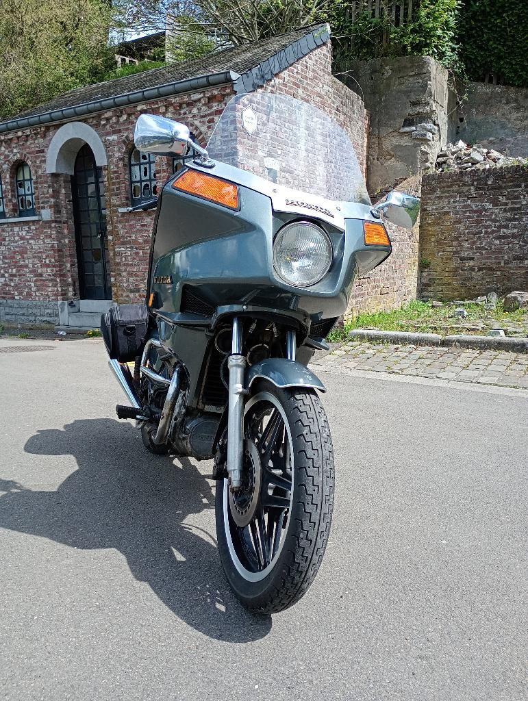 HONDA 500 GL, Motos, Tourisme, Plus de 35 kW, 2 cylindres, Particulier
