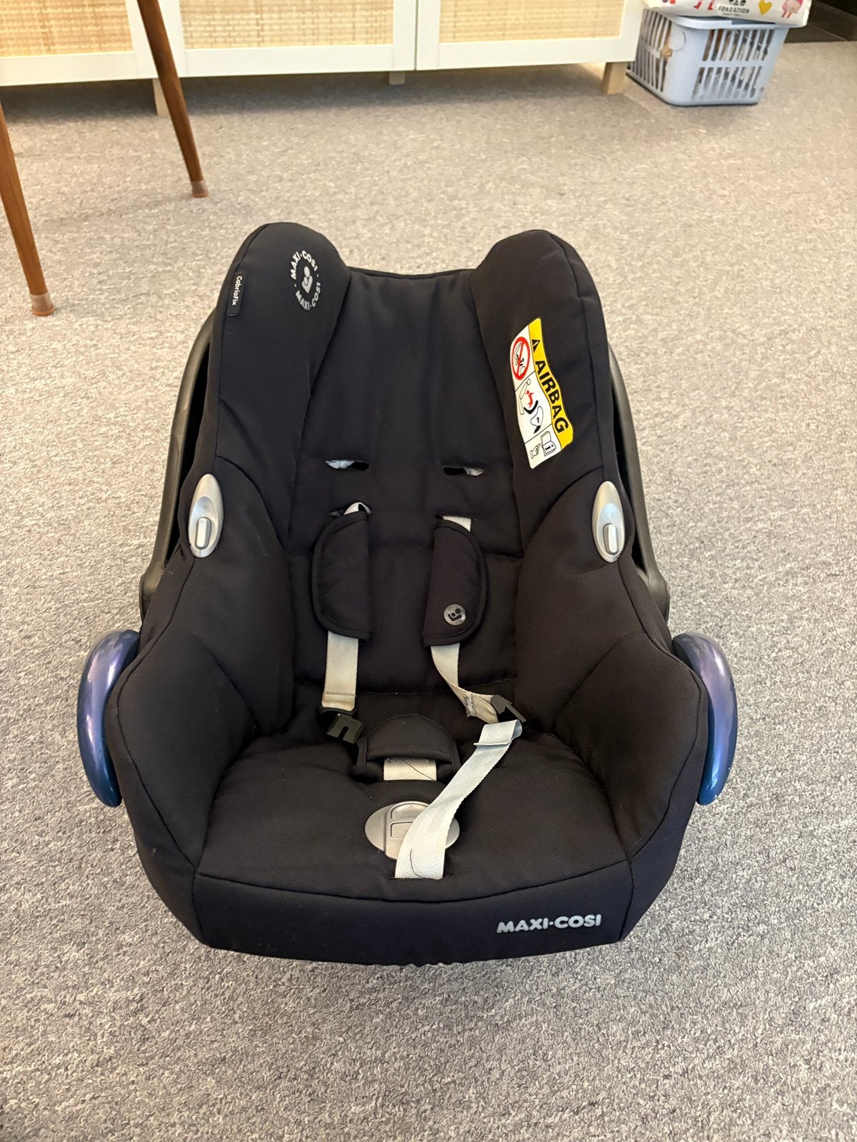 Maxicosy cabriofix +  2 bases isofix, Ophalen, Gebruikt, Maxi-Cosi, Isofix