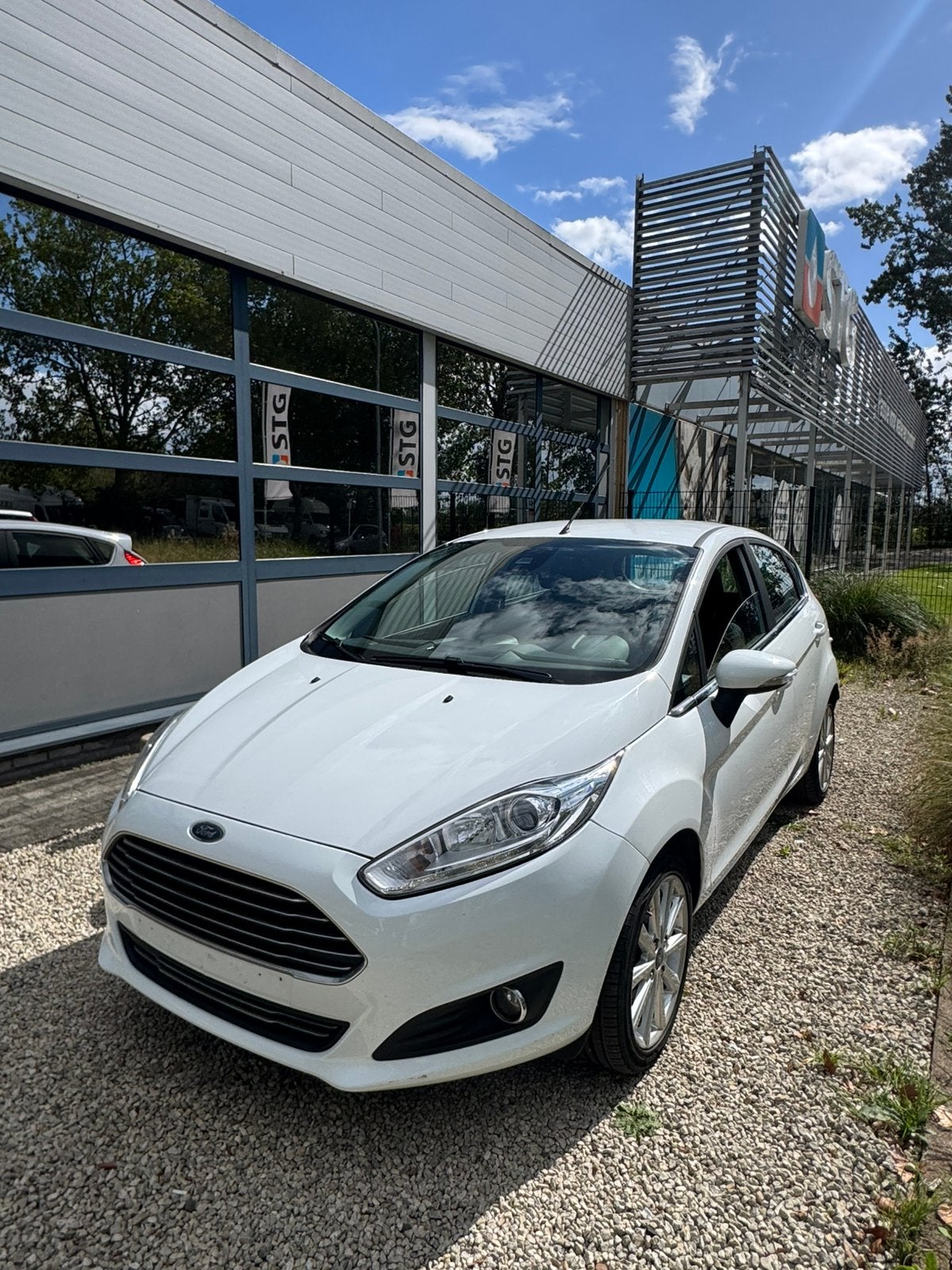 Ford fiesta benzine met keuring verkooo en garantie, Auto's, Voorwielaandrijving, Stof, 1200 kg, Wit