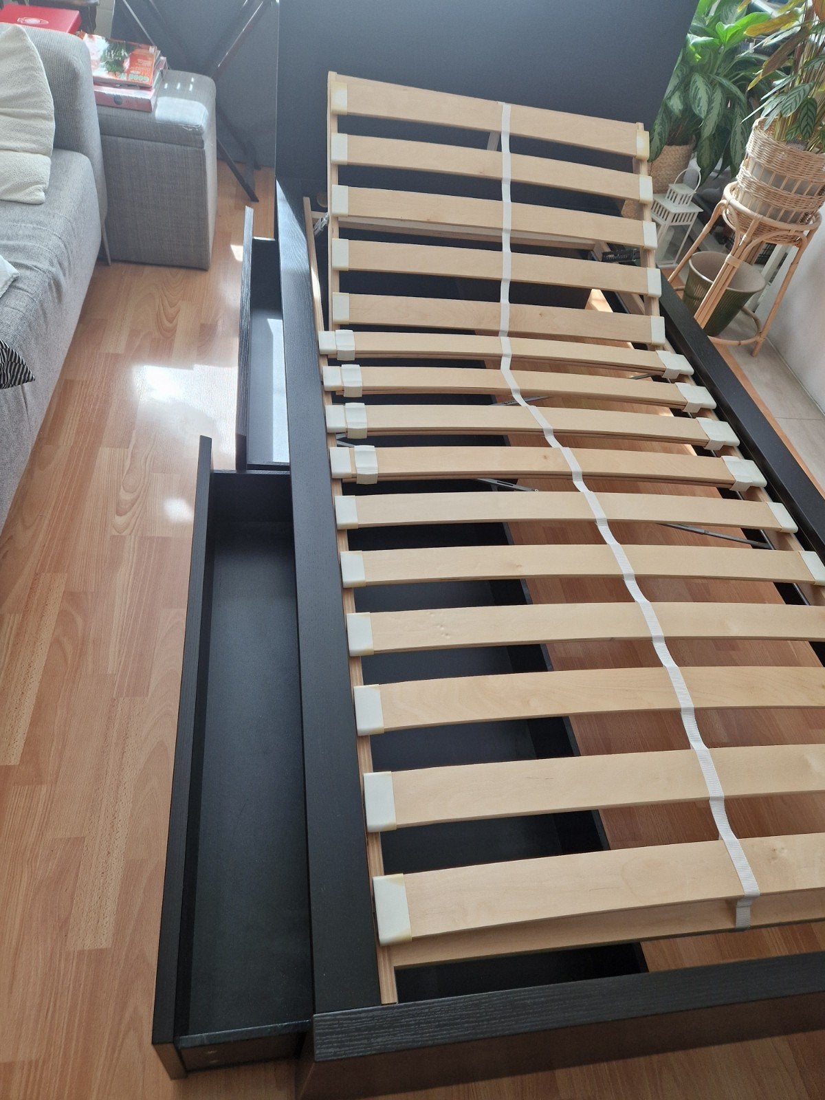 Malm bed 90 x 200 met 2 lades, Huis en Inrichting, Ophalen, 90 cm, Eenpersoons, Zwart