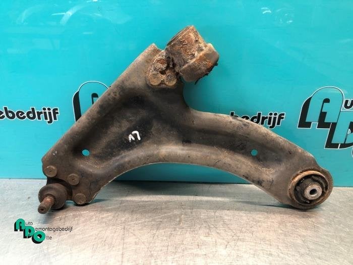 Bras de suspension avant gauche d'un Opel Combo (Combo 02-), -, Opel, 3 mois de garantie, Utilisé