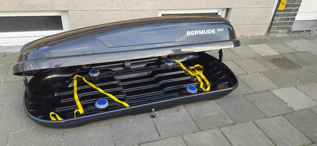 Dakkoffer bermude 930 met dakdragers, Enlèvement