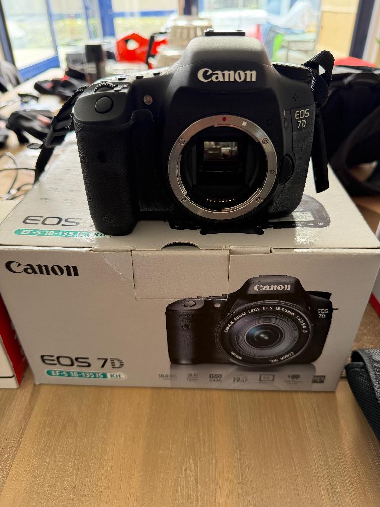 Canon EOS 7D body, TV, Hi-fi & Vidéo, Sans zoom optique, Canon, Comme neuf, Enlèvement