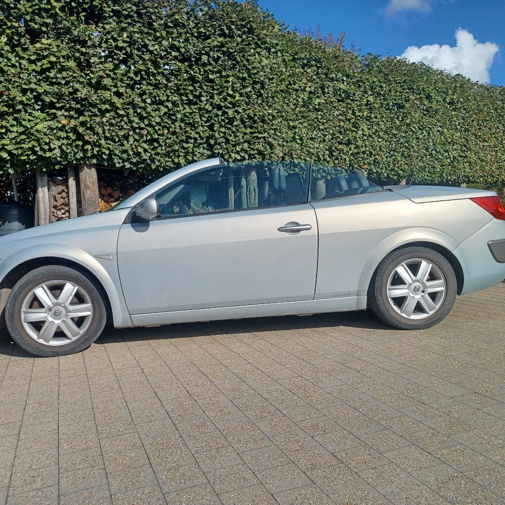 Renault megane cabrio, Autos, Cuir, Argent ou Gris, Achat, Cabriolet