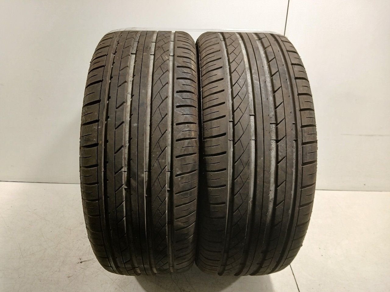 Bandenset 2 stuks Zomer 215 50 R17, Onderdelen@venauto.nl, Van der Ven Autorecycling B.V., Ettenseweg 76, 4706 PB Roosendaal, The Netherlands