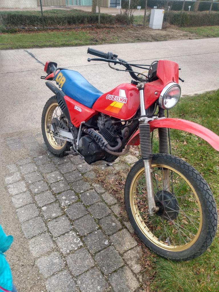 Suzuki DR 250, Motoren, Motoren | Suzuki, 250 cc, Occasion, 4 cilinders, Particulier