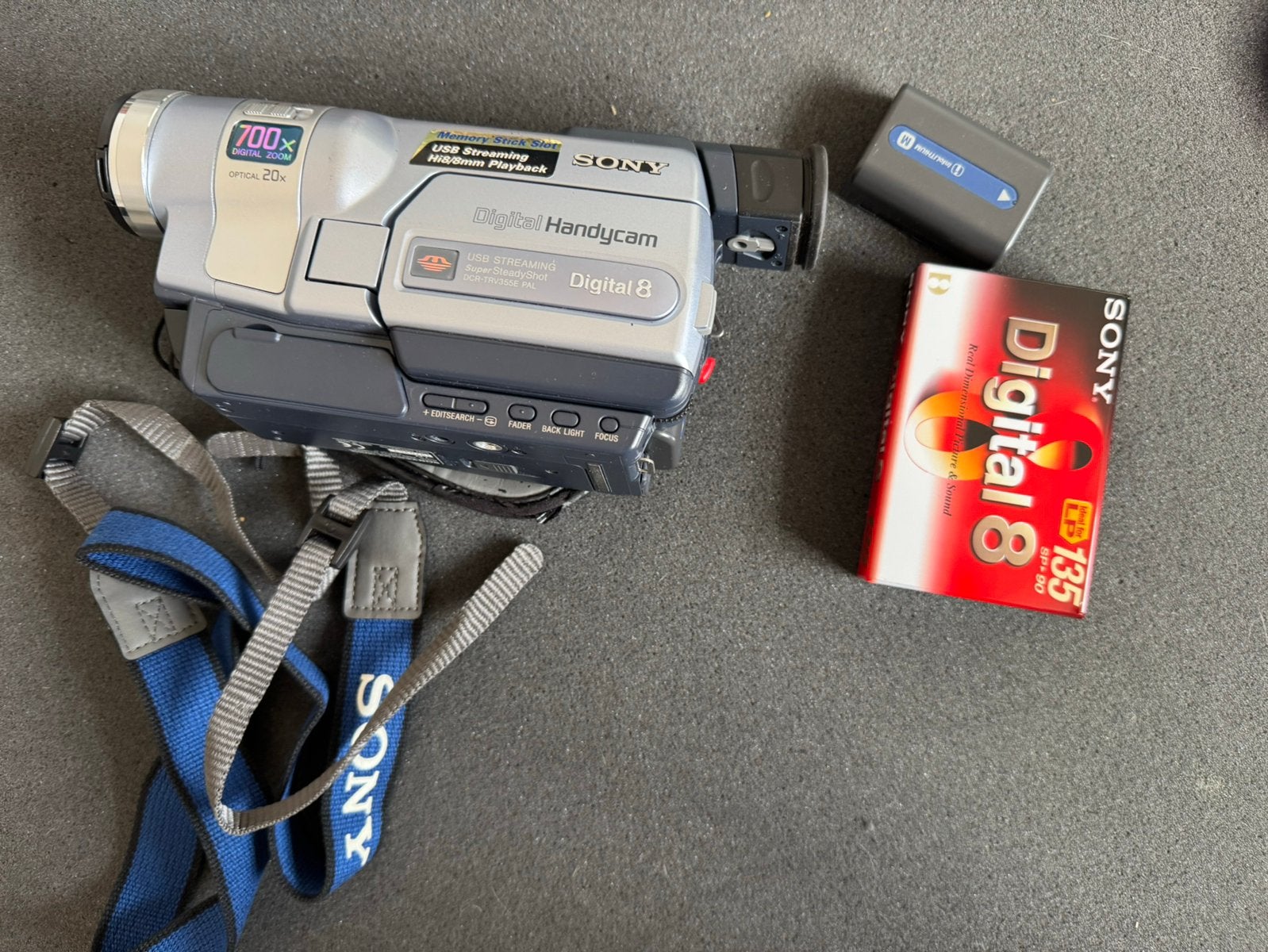 Sony Handycam DCR-TRV355E Digital8, Enlèvement ou Envoi, Comme neuf, Sony