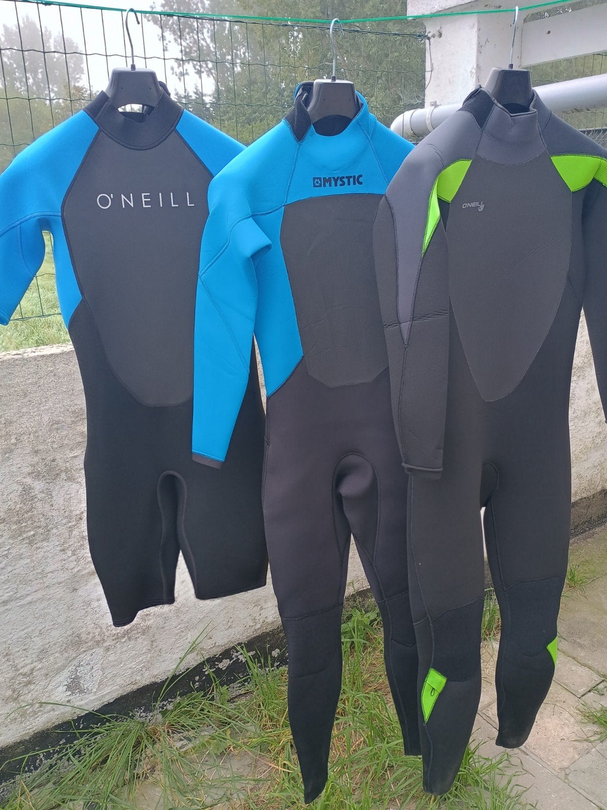 3 NIEUWE wetsuits mt Large , O'Neill & Mystic, Sports nautiques & Bateaux, Enlèvement ou Envoi, Neuf, Homme, Combinaison étanche
