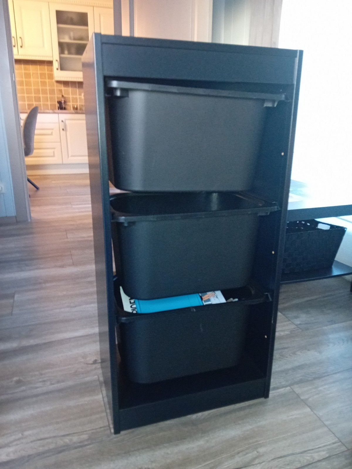 speelgoed kast en gratis tafel, 90 à 105 cm, Enlèvement, Moins de 75 cm, Armoire
