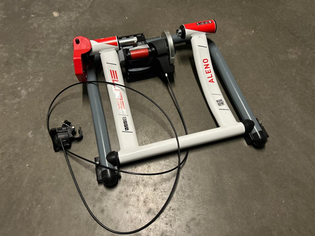 Elite Aleno fietstrainer + voorwiel., Sport en Fitness, Wielrennen, Ophalen, Zo goed als nieuw