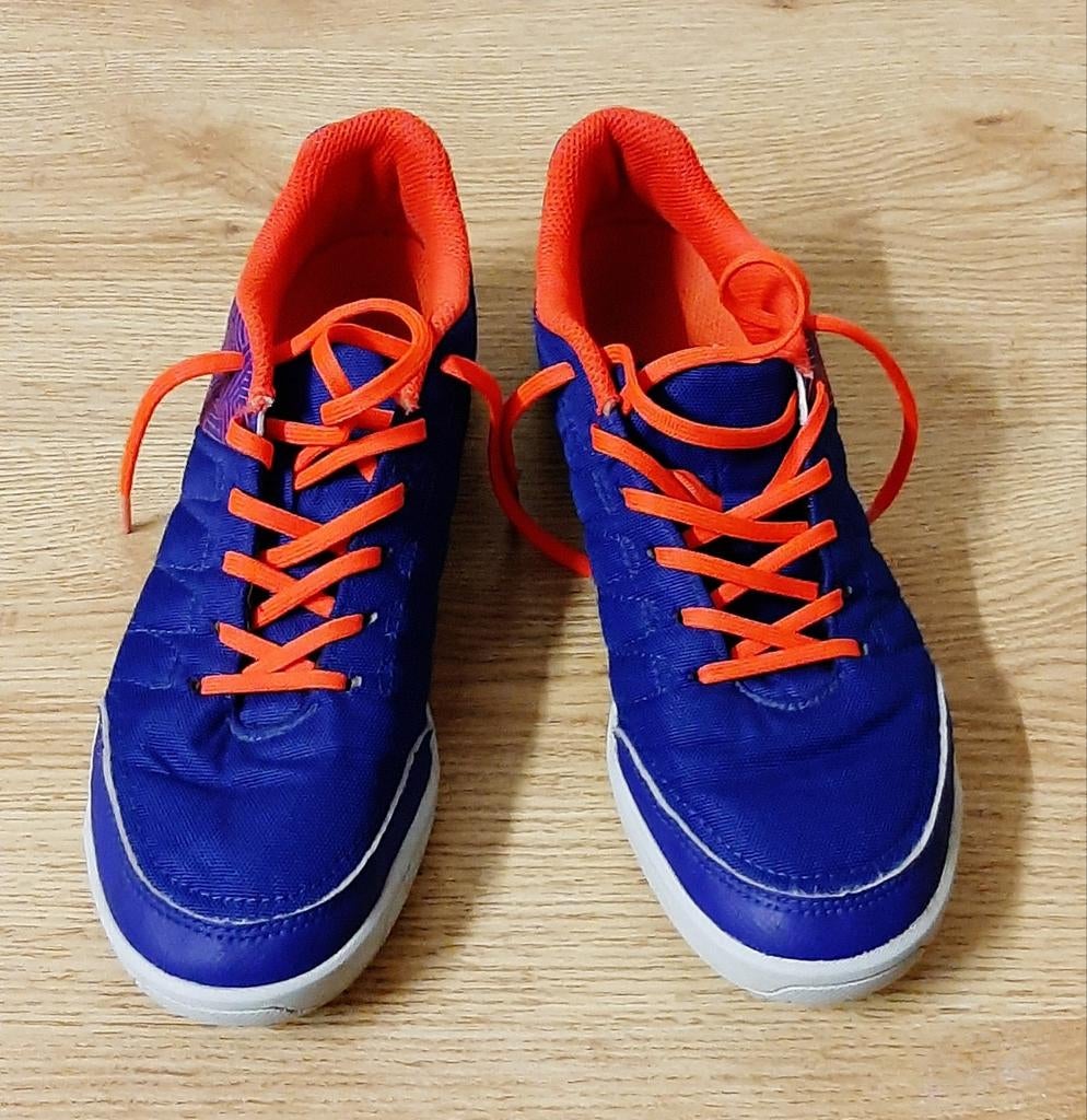 Blauwe Kipsta Decatlon sport/zaalvoetbalschoenen maat 38, Schoenen, Decathlon, Ophalen of Verzenden, Zo goed als nieuw