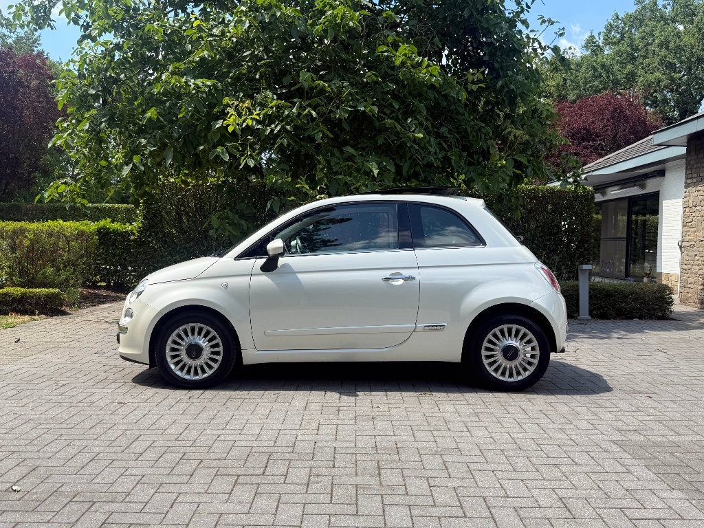 Fiat 500 – 96.406 km – Automaat – Panodak – Apple CarPlay, Auto's, Fiat, 63 kW, Airconditioning, 875 cc, Leder en Stof