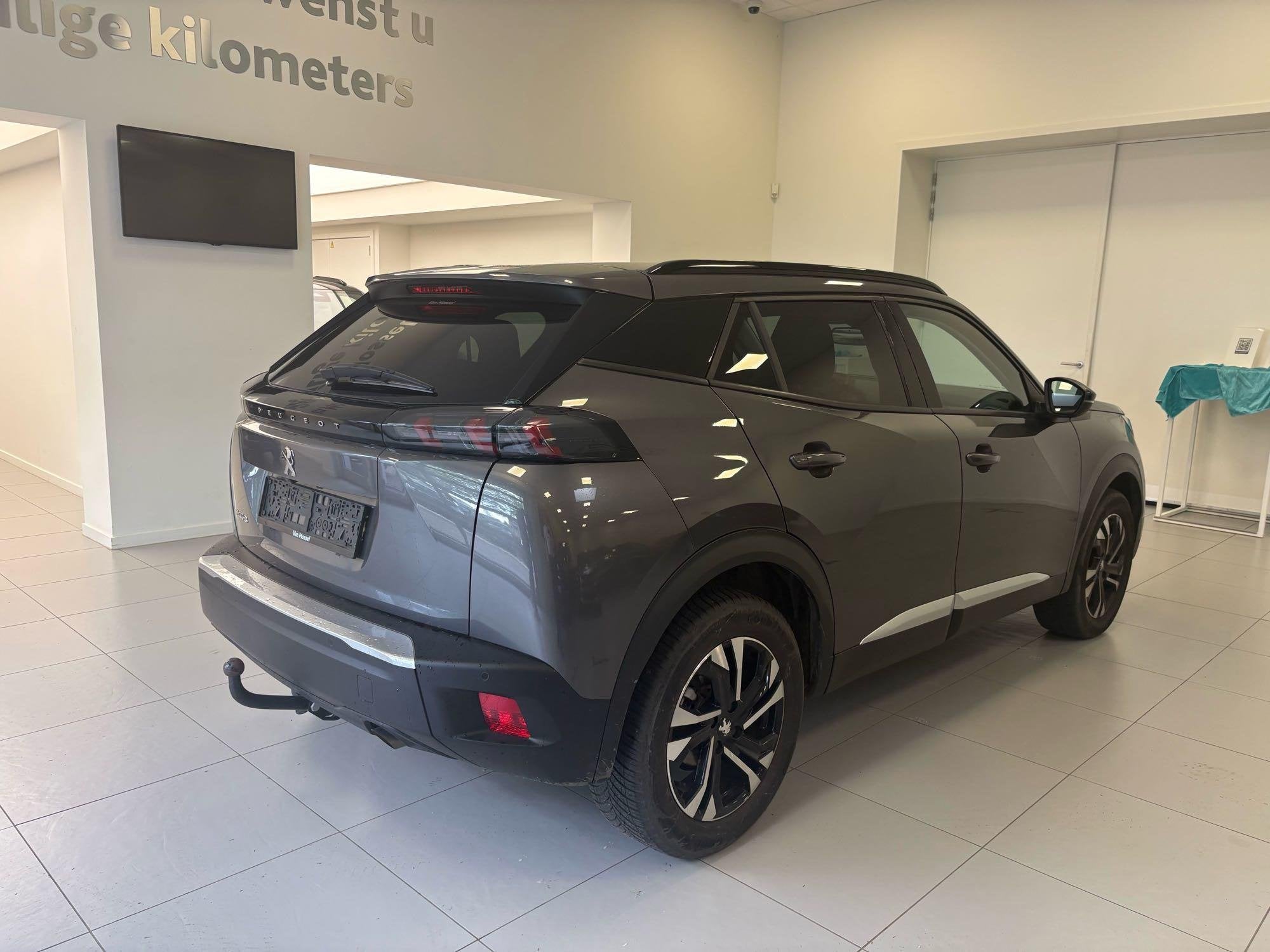 Peugeot 2008 1.2 Puretech 74kW S&S Allure, Voorwielaandrijving, 1263 kg, Stof, Gebruikt
