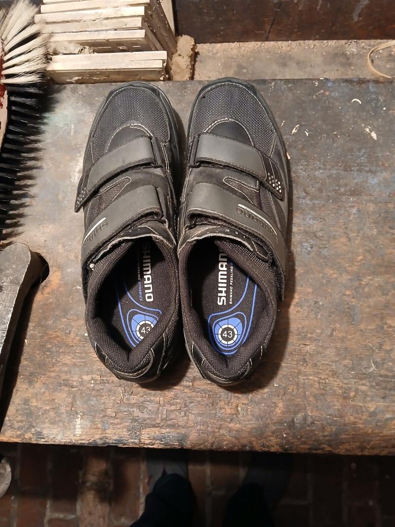 Chaussures de vélo de montagne Shimano taille 43, Vélos & Vélomoteurs, Accessoires vélo | Vêtements de cyclisme, Femmes, Comme neuf