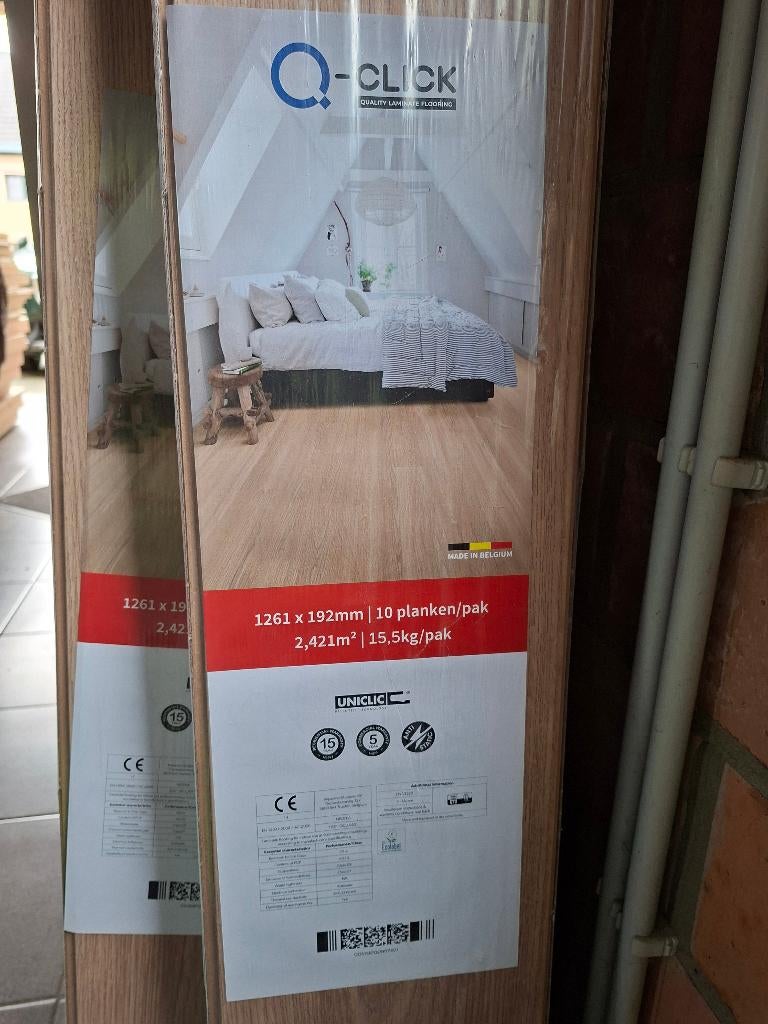 Laminaat Impermo - 4x 2.42m² = 9.68 m² (incl rol ondervloer), Enlèvement, Neuf