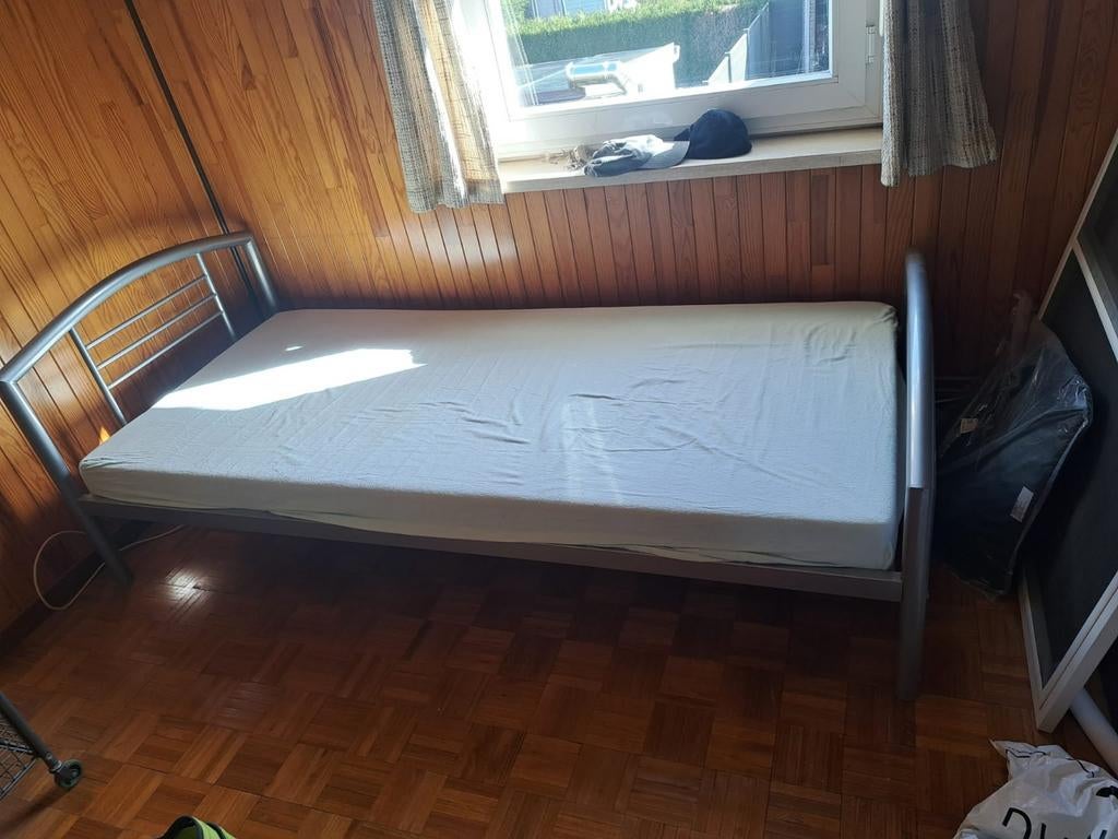 2x 1 persoonsbed met matras( 2 bedden!), Huis en Inrichting, Ophalen
