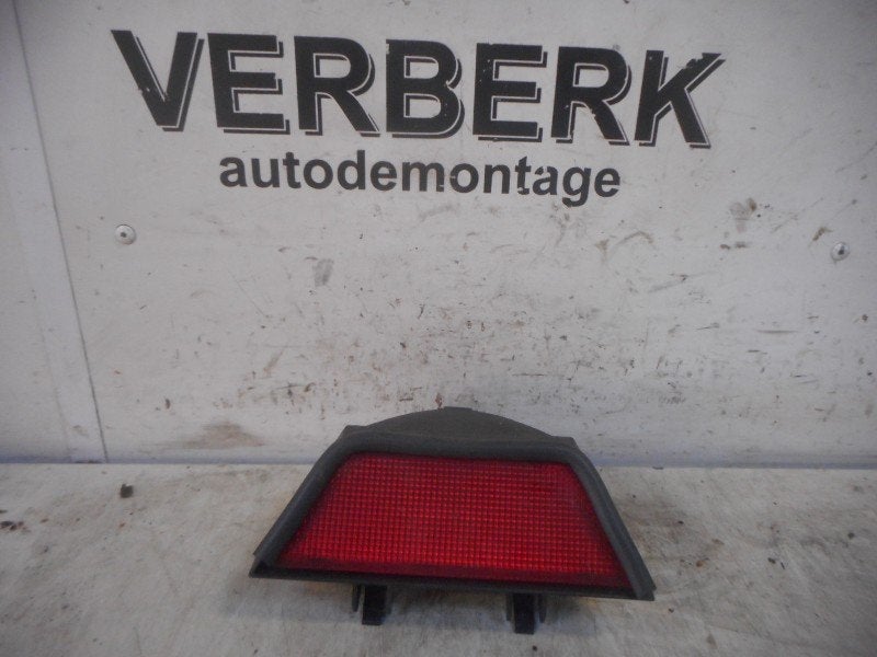 FEU STOP CENTRAL ARRIERE 3 serie (E36 / 4) (6325-83634919), Utilisé, BMW, Petuelring 130
80809  München, DE, Bayerische Motoren Werke AG