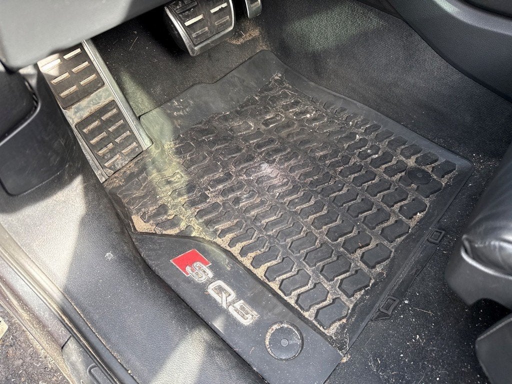 JEU DE TAPIS Audi SQ5 (FYB / FYG) (01-2016/-), Auto-Union-Straße  1,
85057  Ingolstadt, DE, Info@audi.de, Audi, Utilisé