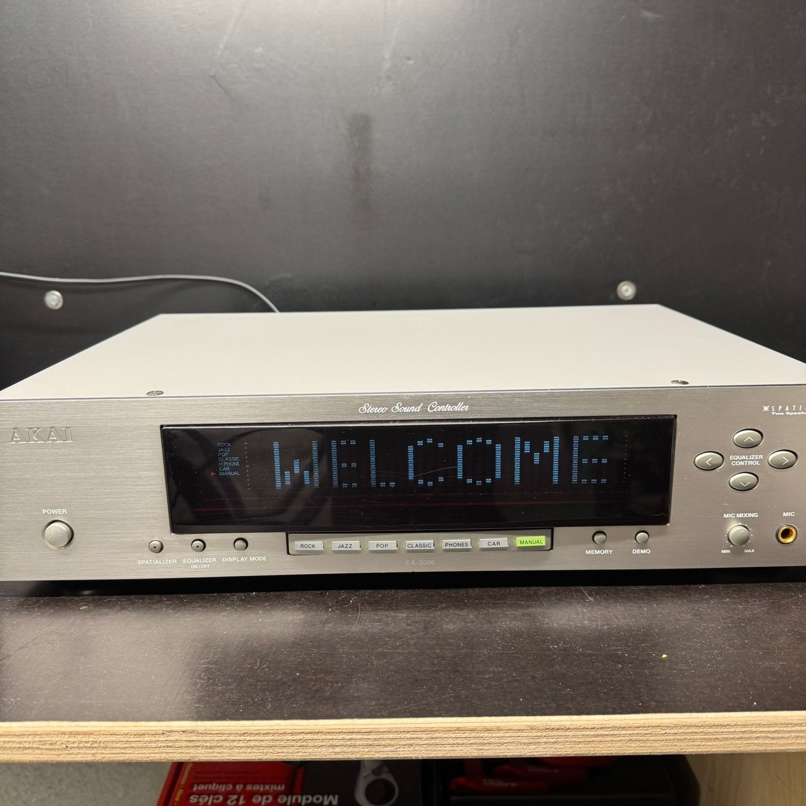 Akai EA-3000 - Grafische Stereo sound controller - equalizer, Ophalen of Verzenden, Zo goed als nieuw