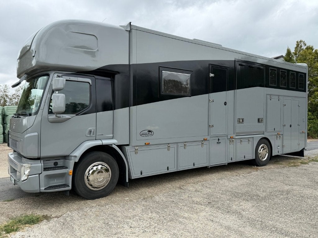 Camion à chevaux Volvo 6 chevaux avec mobil-home, Cuir, Argent ou Gris, Achat, Euro 6