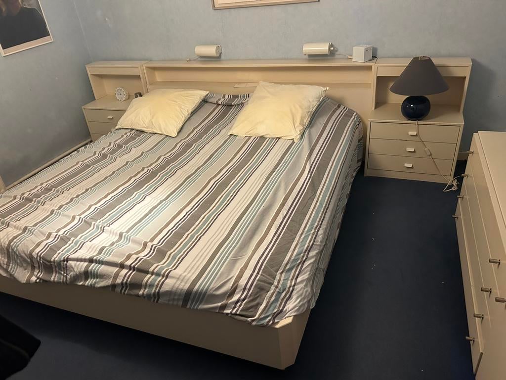 Bed en dressoir, Huis en Inrichting, Ophalen, Gebruikt
