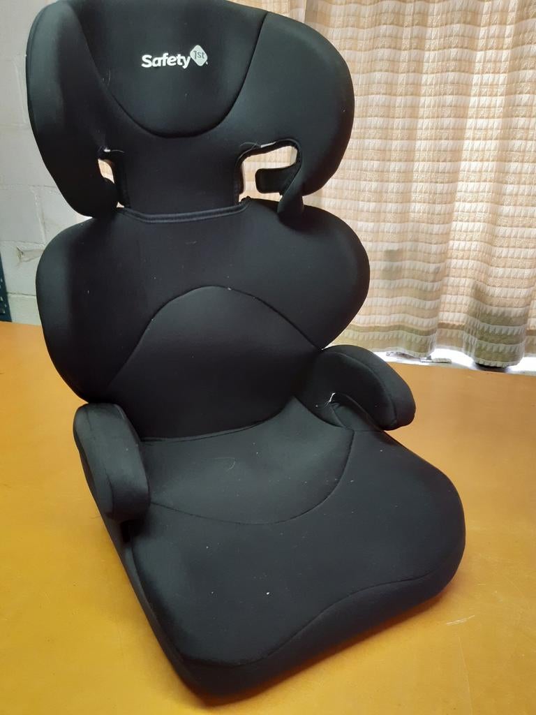 Zwarte zetelverhoger met demonteerbare rug., Autogordel, Afneembare rugleuning, Zo goed als nieuw, Ophalen