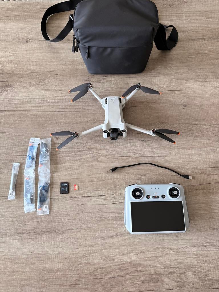 DJI mini 3 PRO - Fly More Combo, Gebruikt, Ophalen of Verzenden, DJI, Minder dan 250 gram