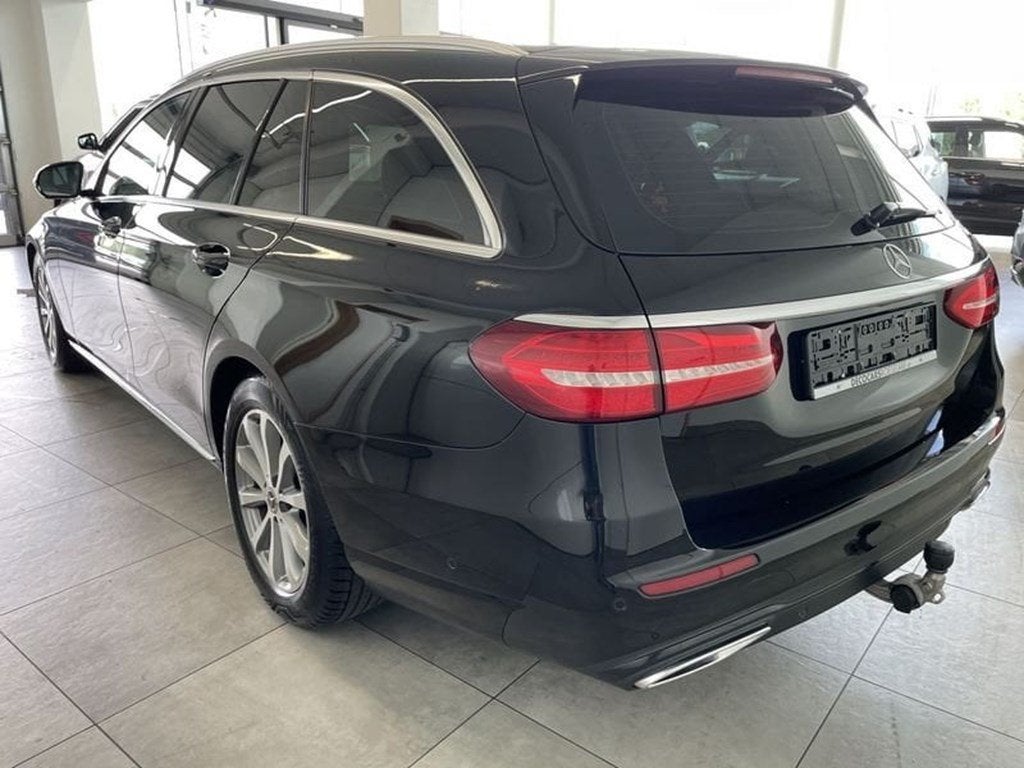 Mercedes-Benz E Cruise / Camera / Navigatie / Leder / LED, Autos, Mercedes-Benz, Achat, Noir, 111 kW, 150 ch