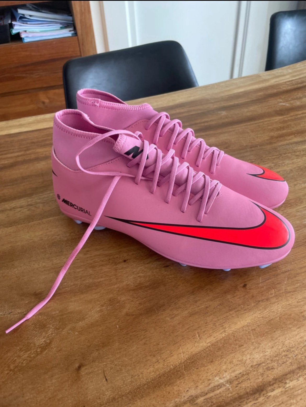 Chaussures de football Nike chaussettes neuves,taille 44, Enlèvement ou Envoi, Neuf, Chaussures