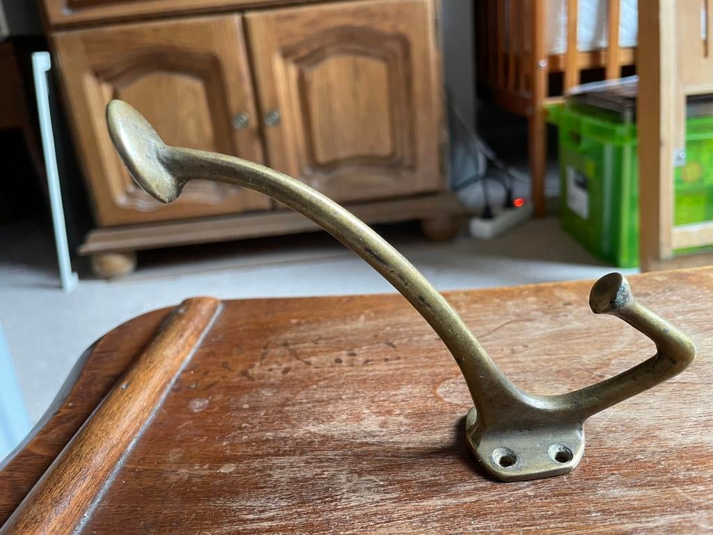 Vintage kapstokhaak, Ophalen