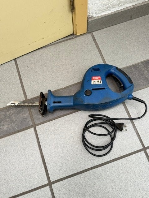 reciprozaag, Doe-het-zelf en Bouw, Gereedschap | Zaagmachines, Ophalen, 70 mm of meer, 600 tot 1200 watt, Zo goed als nieuw