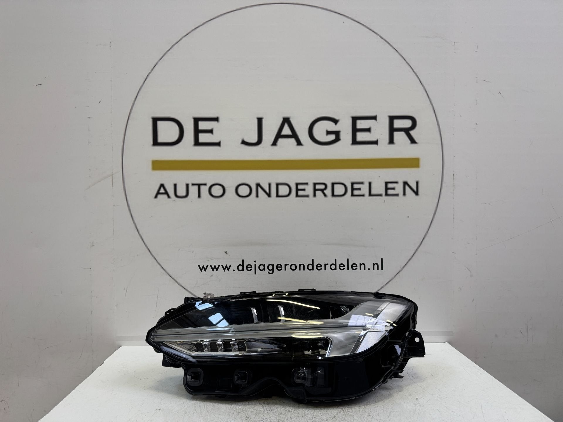 VOLVO S90 V90 VOL LED KOPLAMP LINKS 32228310, Gebruikt, Gunnar Engellaus vag 8
405 31  Gothenburg, SE, Info@volvocars.com, Volvo