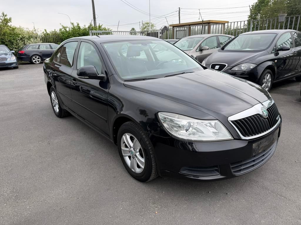 SKODA OCTAVIA DIESEL 1.6 EU 5, Auto's, Euro 5, Stof, 4 cilinders, Zwart