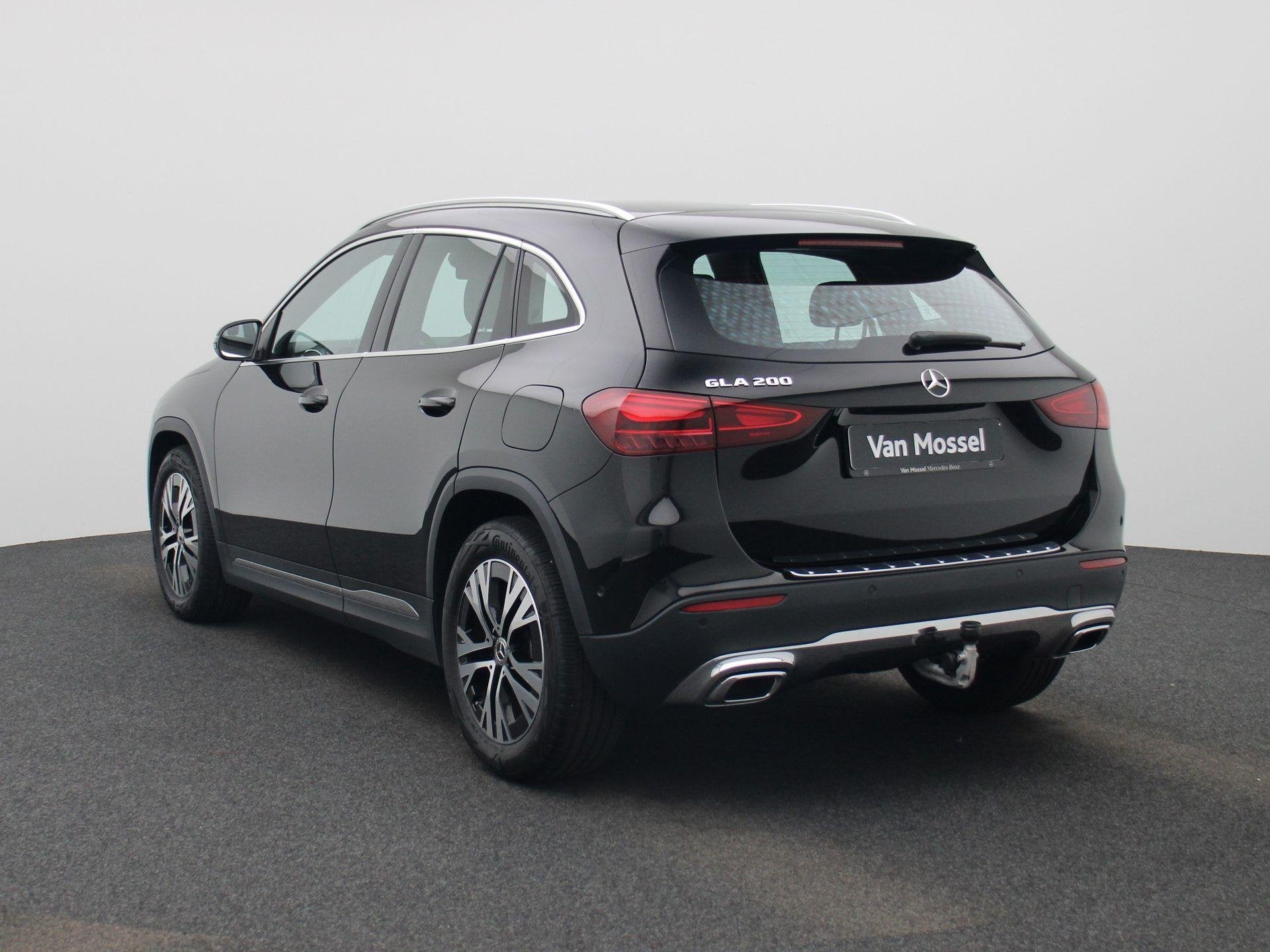 Mercedes-Benz GLA 200 Luxury Line, Auto's, Automatische klimaatregeling, Gebruikt, 4 cilinders, Zwart
