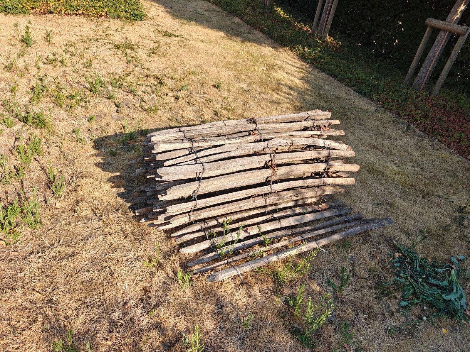 Tuinhek 5m + stukjes, Jardin & Terrasse, Clôtures de jardin, Enlèvement, Comme neuf, Bois, Porte du jardin