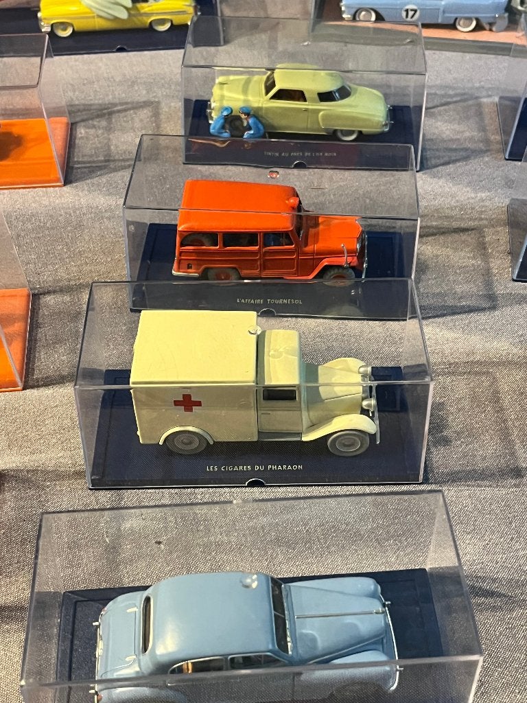 Lot de plusieurs voitures miniatures, Enlèvement, Comme neuf
