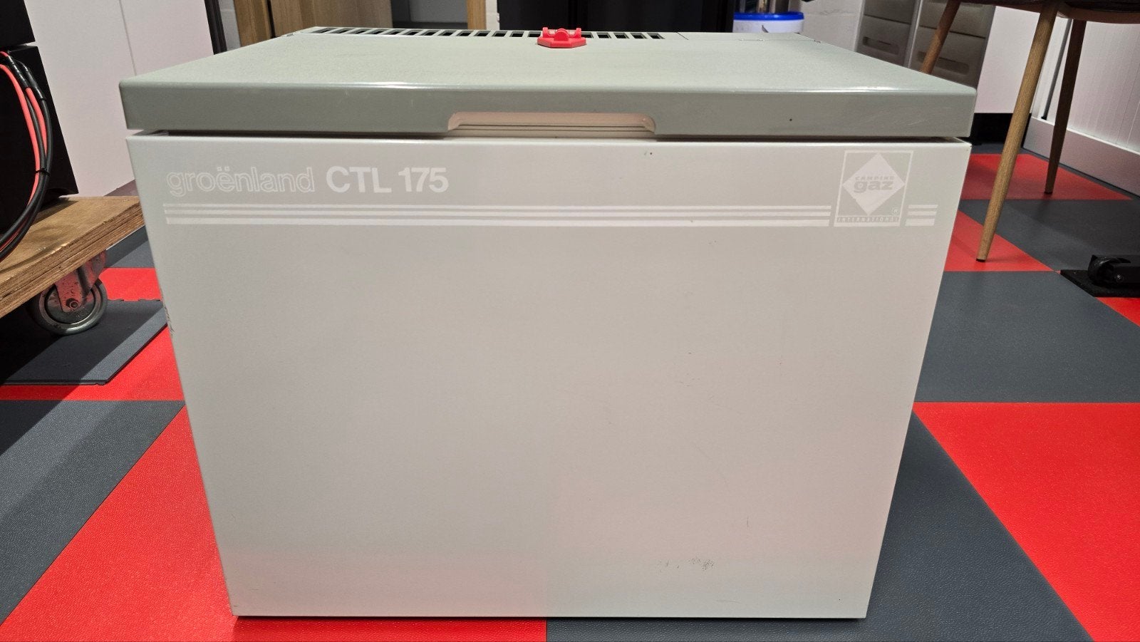 Autokoelkast 12V DC en 220V AC, draagbaar, Caravans en Kamperen, Koelboxen, Ophalen, Zo goed als nieuw, Koelbox