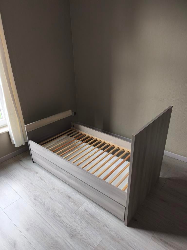 Lit enfant 2 en 1 évolutif Sauthon, Enfants & Bébés, Chambre d'enfant | Lits, Enlèvement, Sommier à lattes